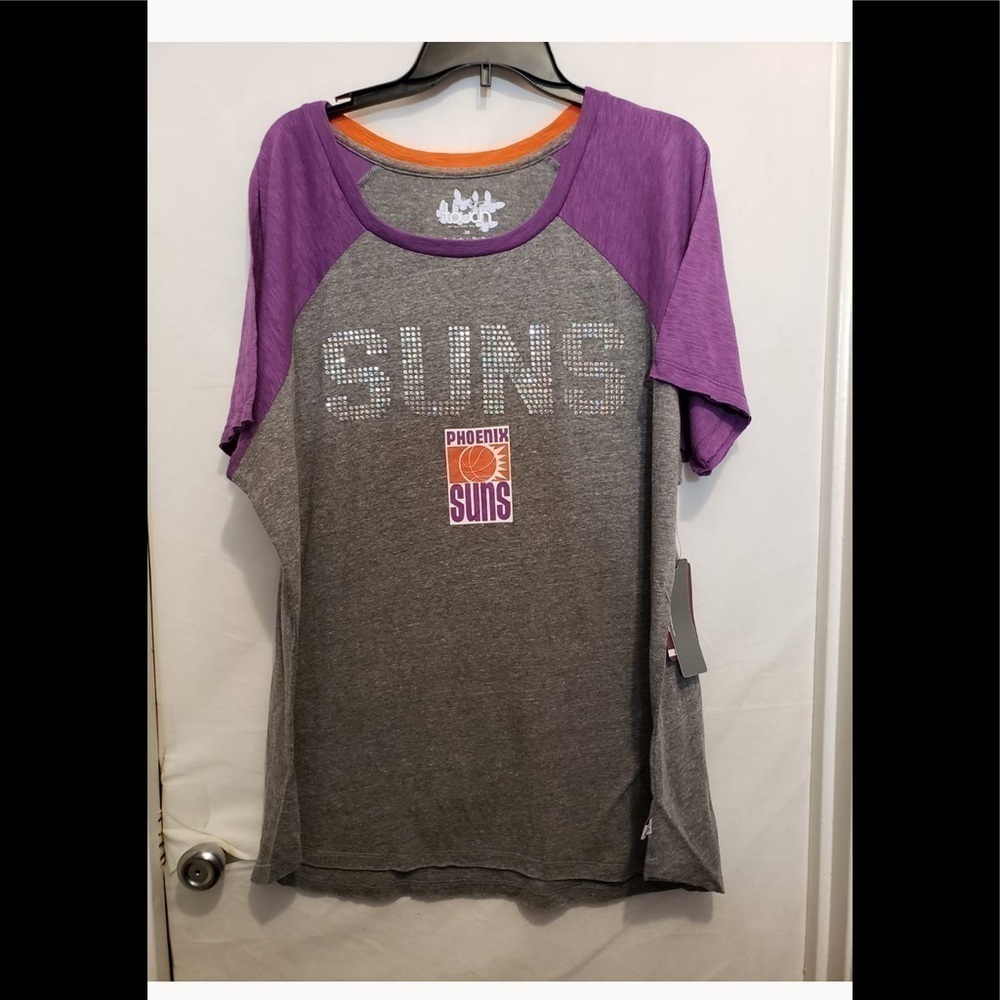 (Bonus Jewelry included ‼️) Women graphic team top - Picture 1 of 6